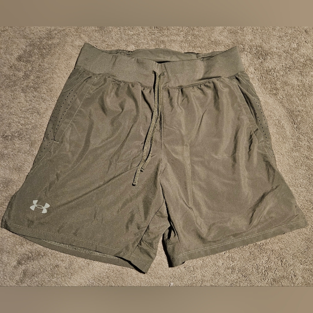 Under Armour - Men's Shorts w/ liner - Olive Drab